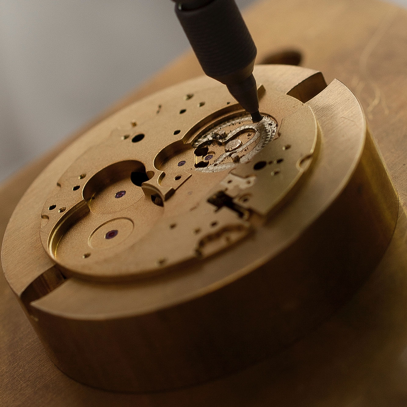 劳力士手表轴断了要多少钱维修（劳力士指针生锈）