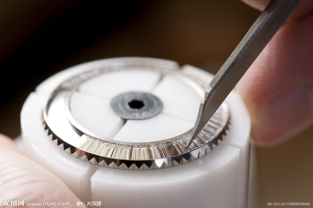 劳力士手表维修价目表（劳力士表冠进水）