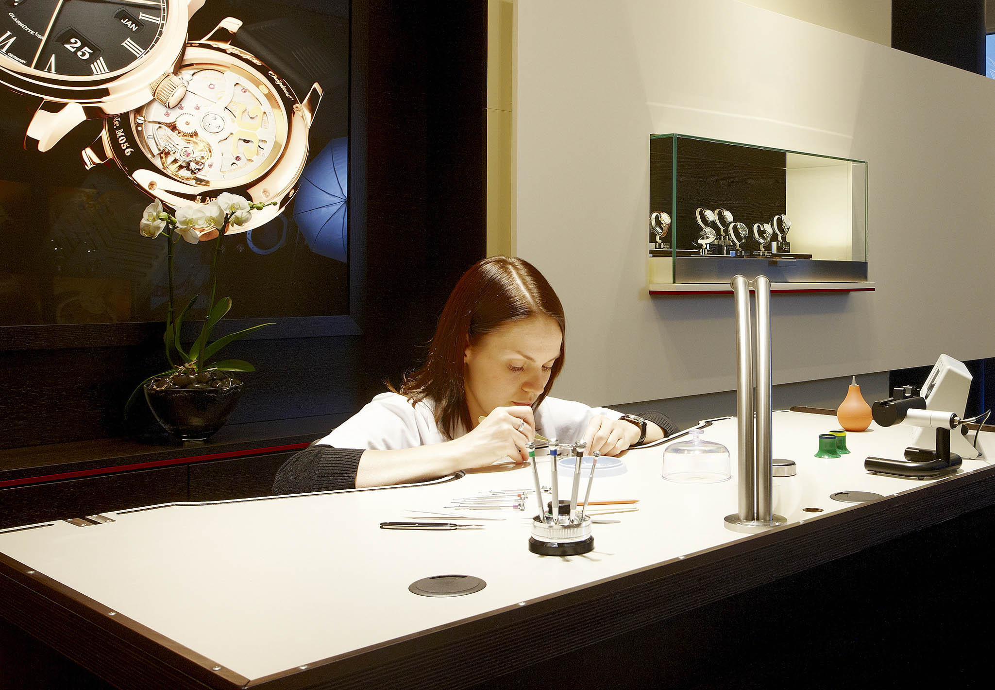 劳力士售后电话服务（劳力士发条不紧）